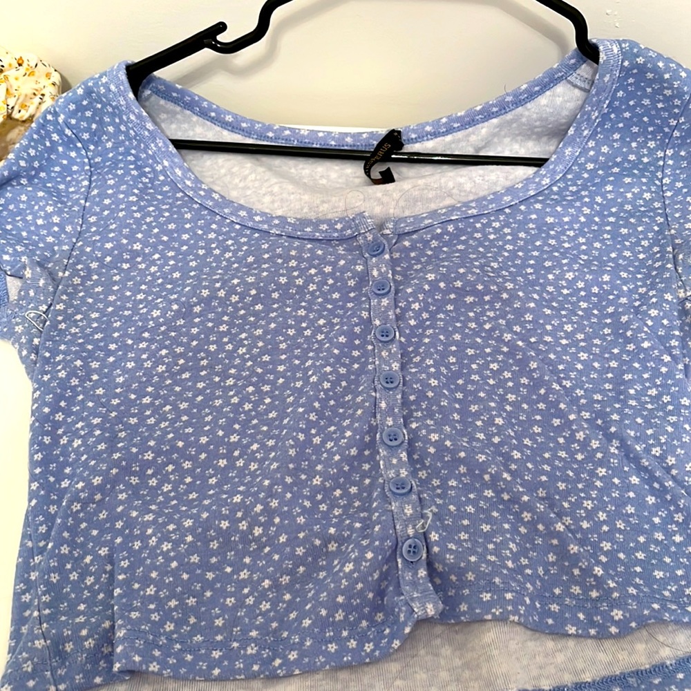 Shirt size M